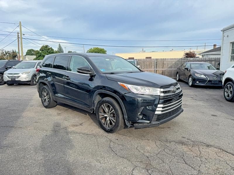 2018 TOYOTA HIGHLANDER LE - 1