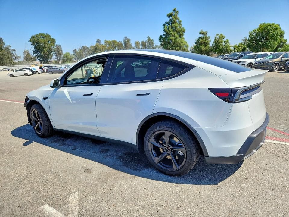 2026 TESLA MODEL Y 2