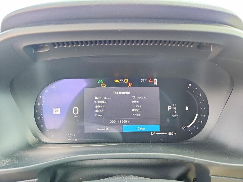 2025 VOLVO XC40 CORE 9
