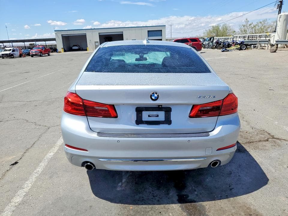 2020 BMW 530E 6