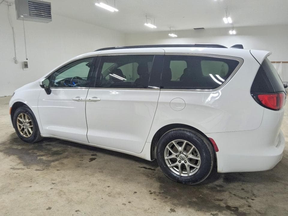 2021 CHRYSLER VOYAGER LXI 2