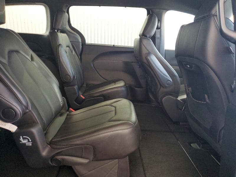 2027 CHRYSLER PACIFICA SELECT 11