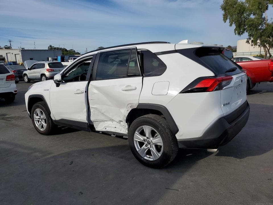 2021 TOYOTA RAV4 LE 2