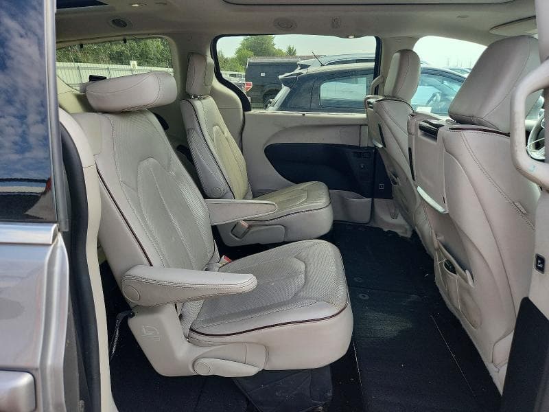 2017 CHRYSLER PACIFICA LIMITED 11