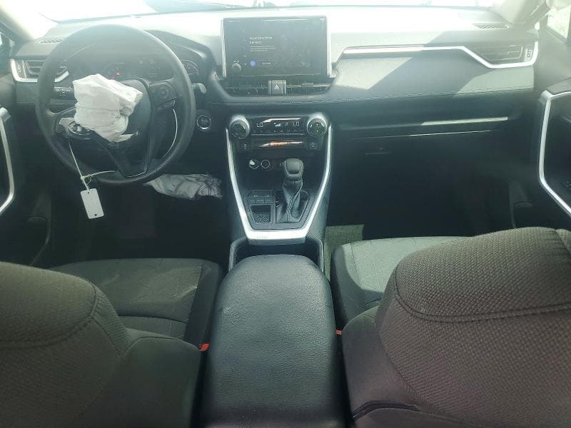 2023 TOYOTA RAV4 XLE 8