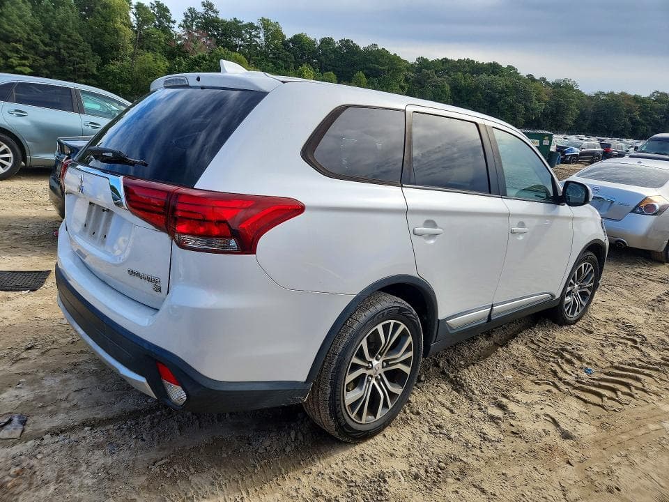 2017 MITSUBISHI OUTLANDER SE 3