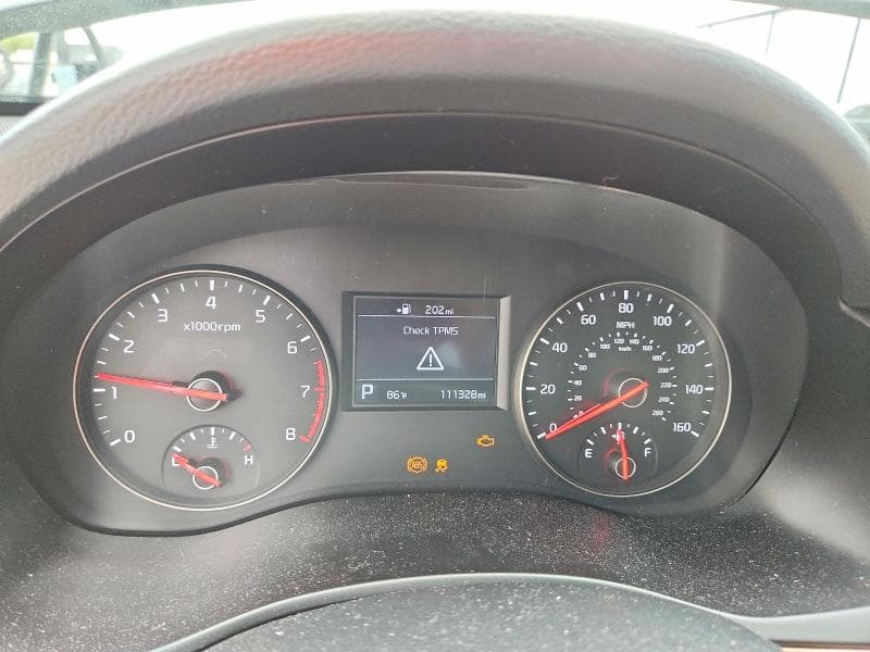 2017 KIA CADENZA PREMIUM 9