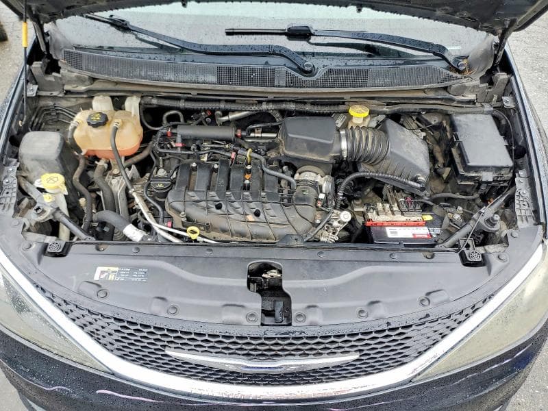 2017 CHRYSLER PACIFICA TOURING 12