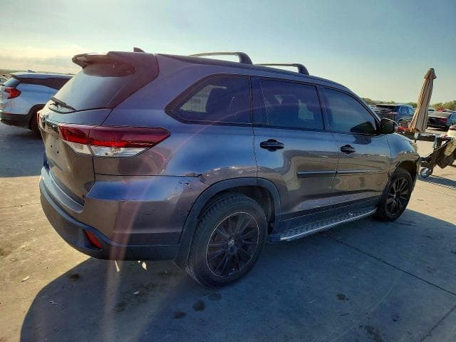 2019 TOYOTA HIGHLANDER SE 3