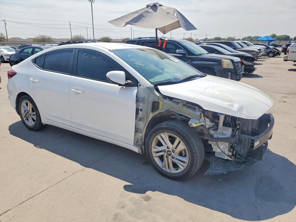 2019 HYUNDAI ELANTRA SEL 4