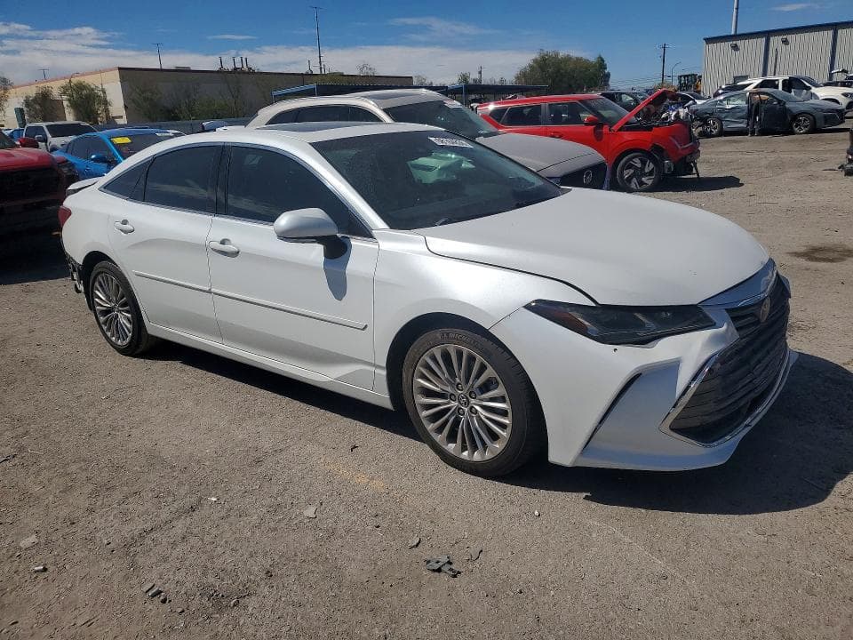 2019 TOYOTA AVALON LIMITED 4