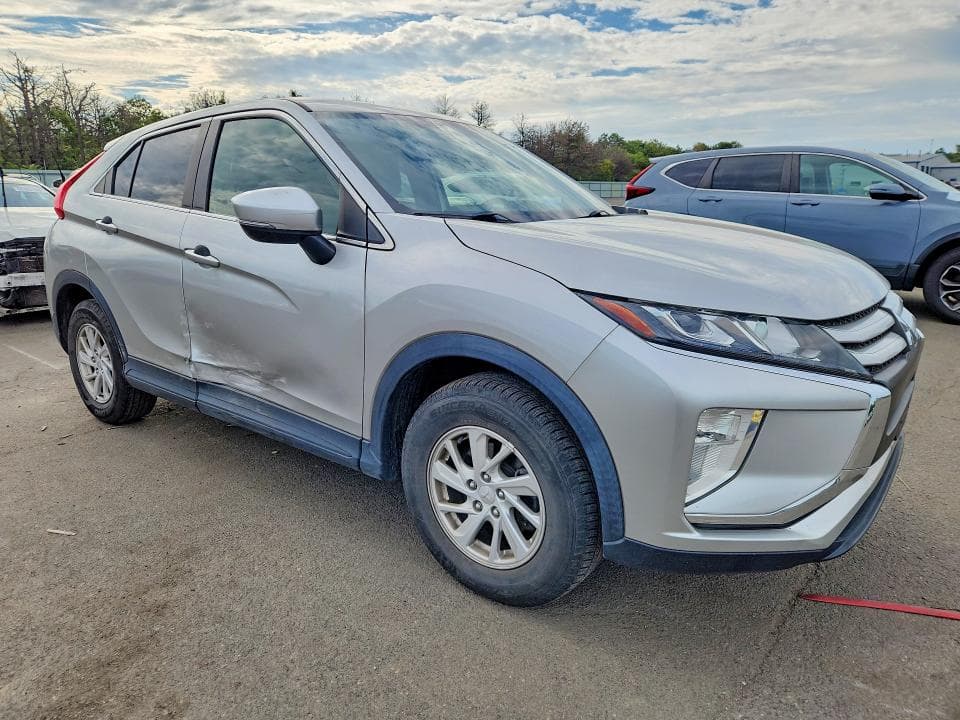 2019 MITSUBISHI ECLIPSE CROSS ES 4