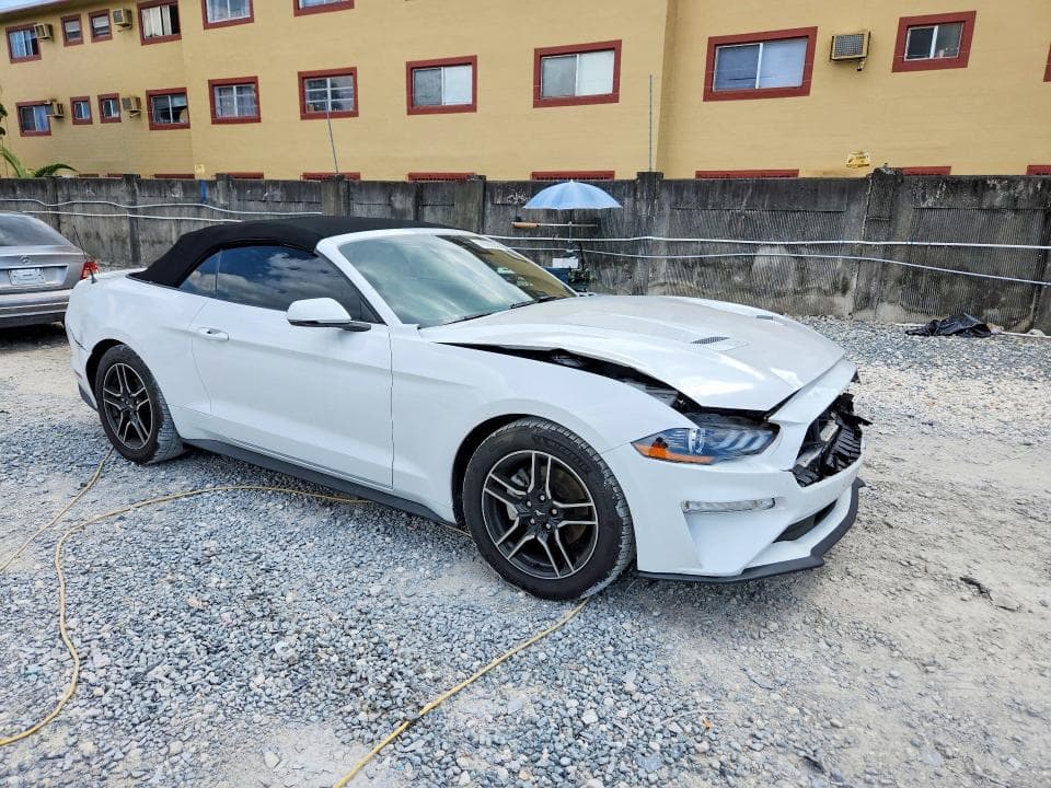 2020 FORD MUSTANG 4