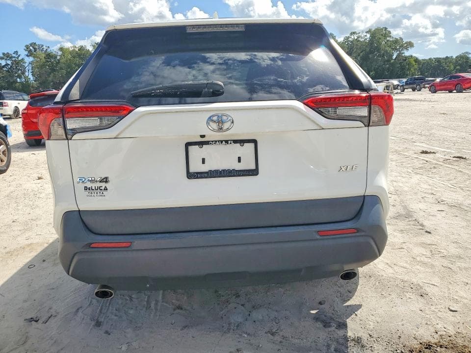 2021 TOYOTA RAV4 XLE 6