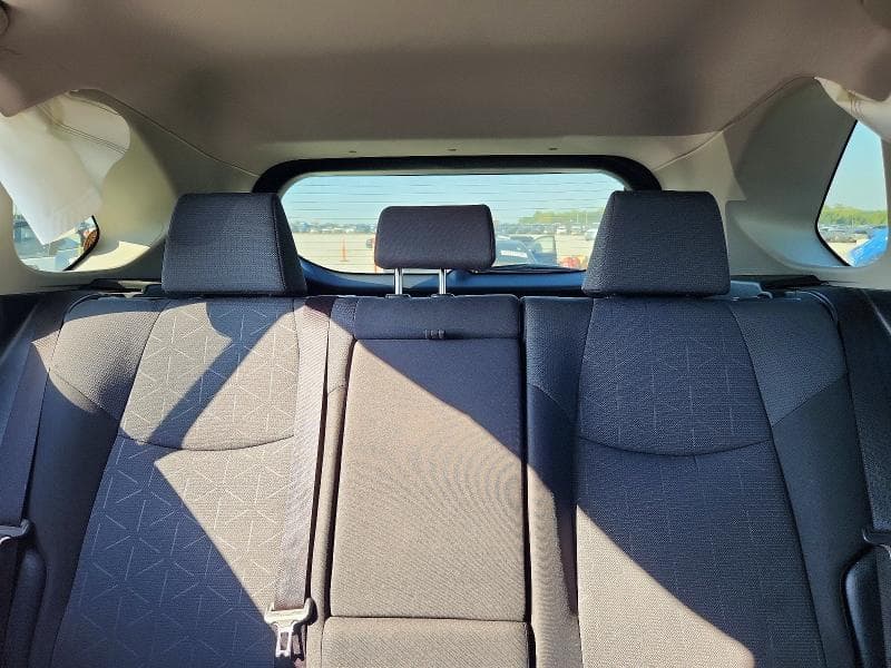2019 TOYOTA RAV4 XLE 10