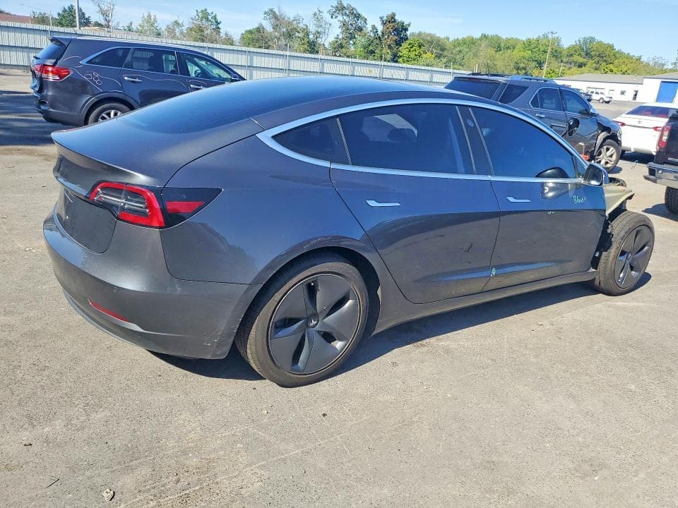 2018 TESLA MODEL 3 3