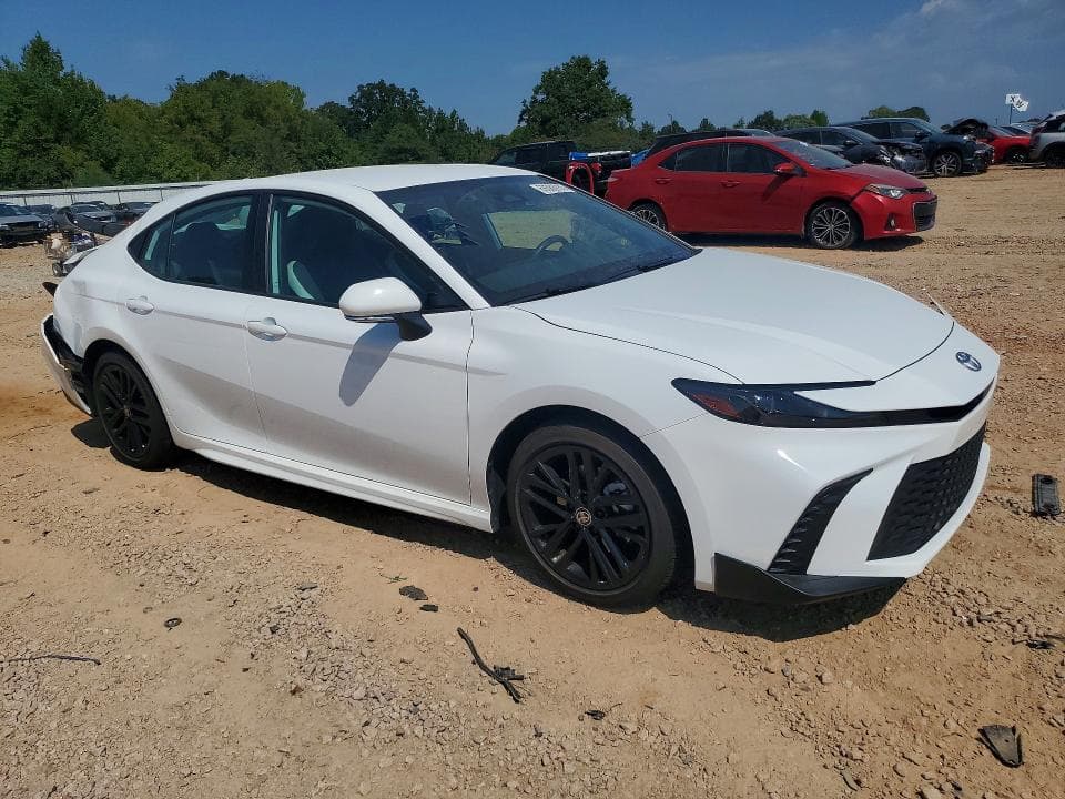 2025 TOYOTA CAMRY SE 4