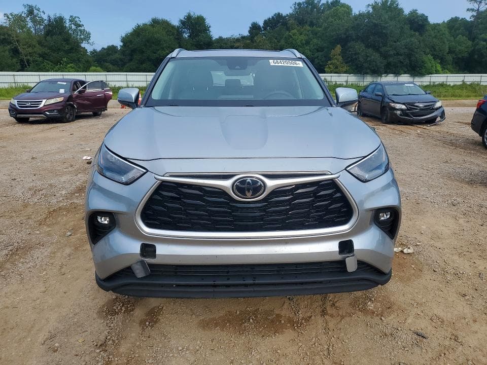 2023 TOYOTA HIGHLANDER XLE 5