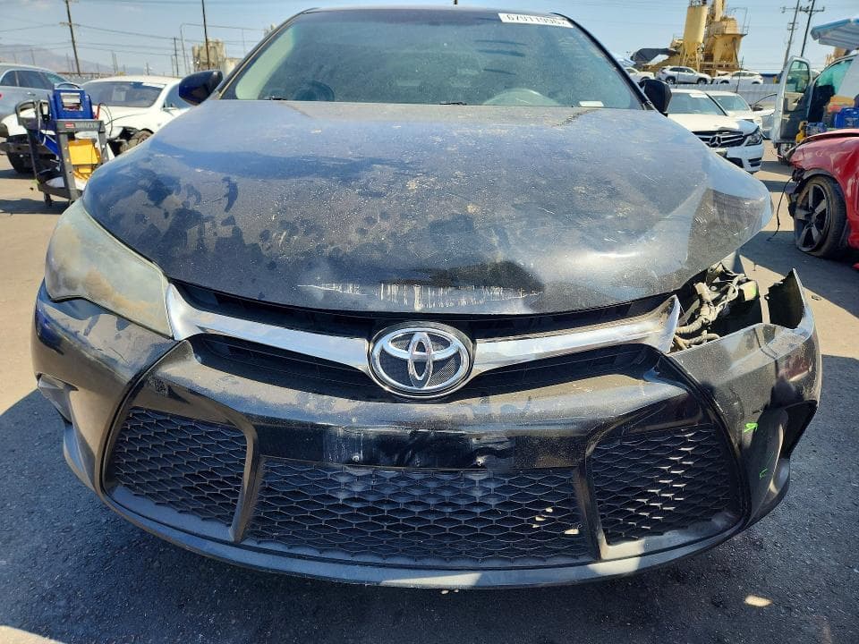2017 TOYOTA CAMRY SE 5