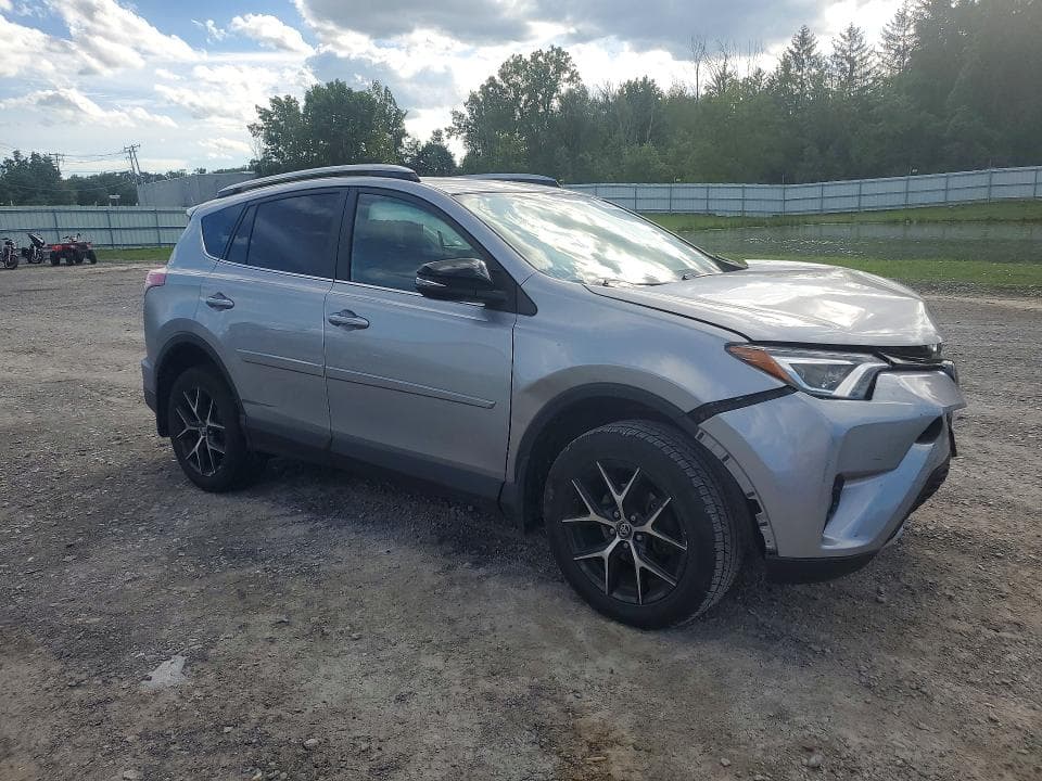 2017 TOYOTA RAV4 SE 4