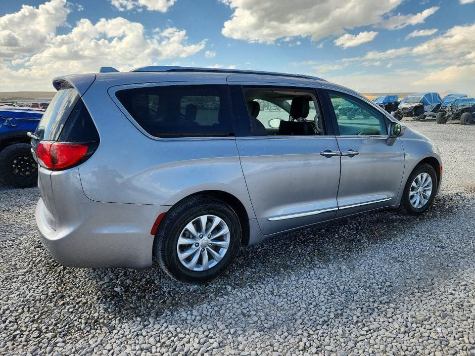 2018 CHRYSLER PACIFICA TOURING L 3