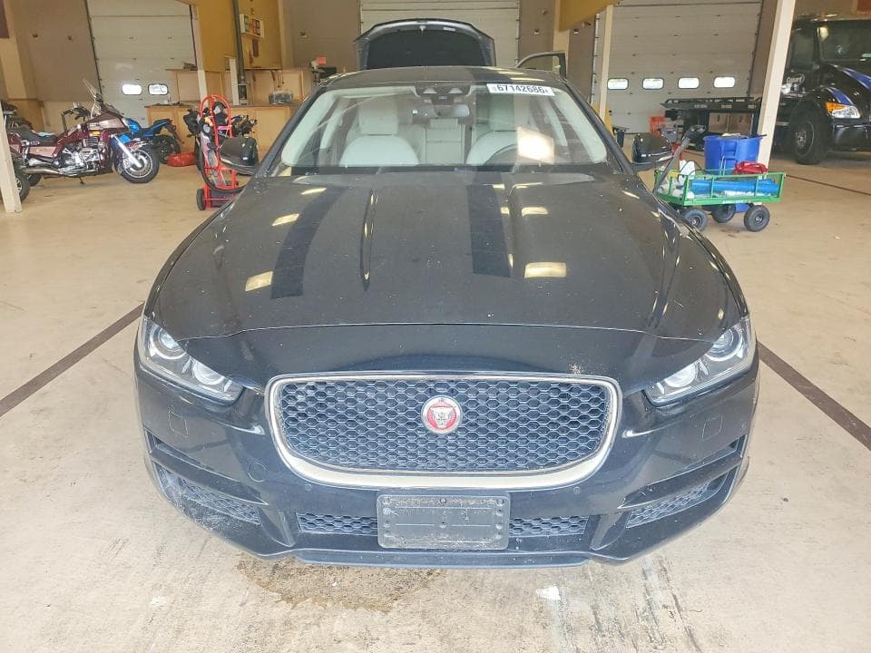 2018 JAGUAR XE PREMIUM 5