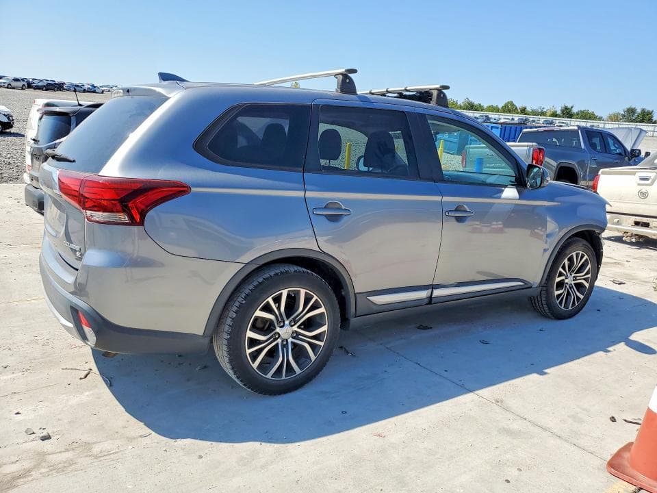 2017 MITSUBISHI OUTLANDER SE 3