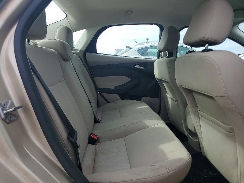 2017 FORD FOCUS SE 10
