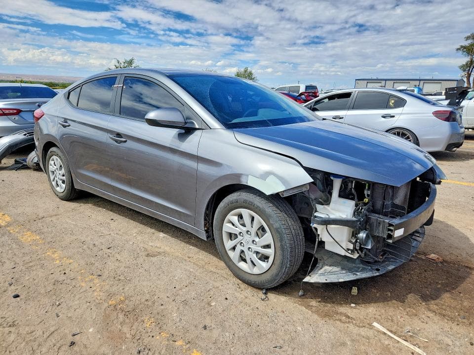 2019 HYUNDAI ELANTRA SE 4