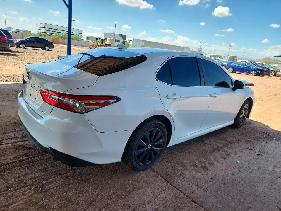2020 TOYOTA CAMRY LE 3