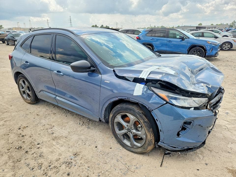 2024 FORD ESCAPE ST LINE 4