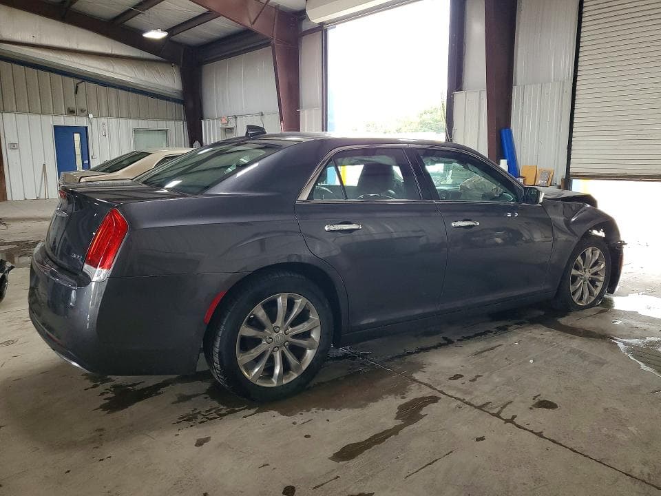 2018 CHRYSLER 300 LIMITED 3