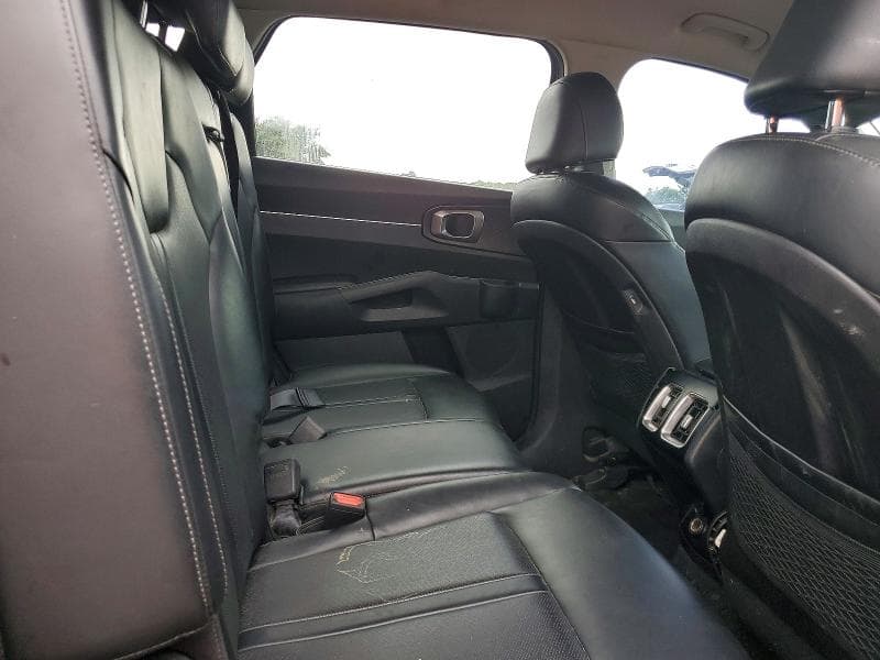 2022 KIA SORENTO S 11