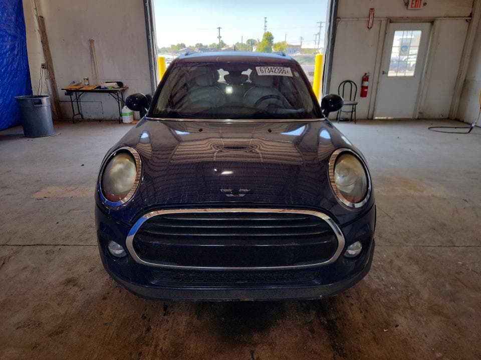 2017 MINI COOPER 5