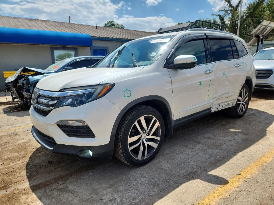 2017 HONDA PILOT TOURING - 1