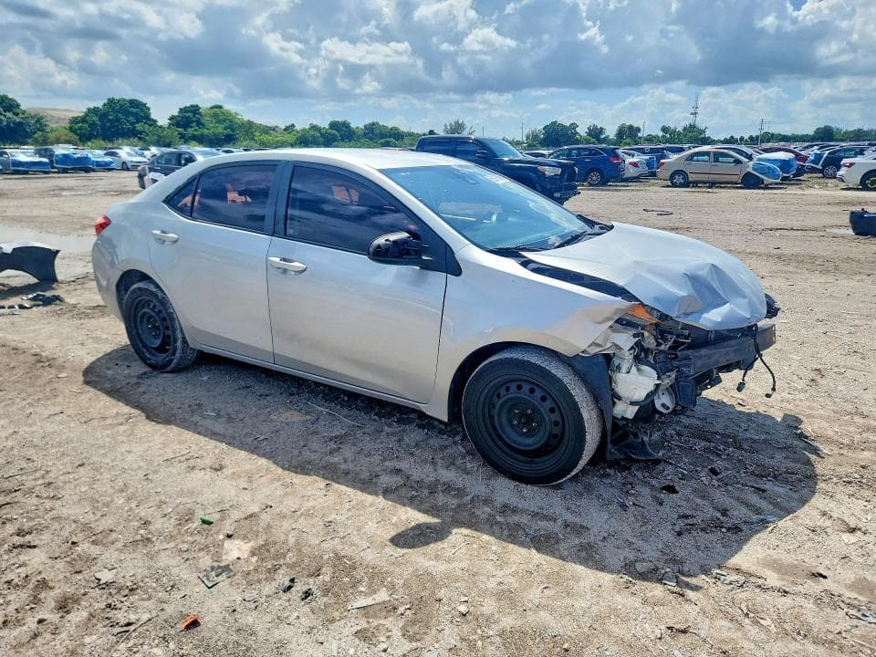 2017 TOYOTA COROLLA LE 4