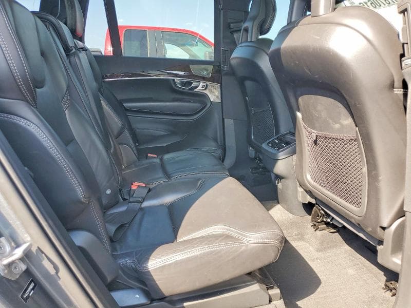 2017 VOLVO XC90 T6 11