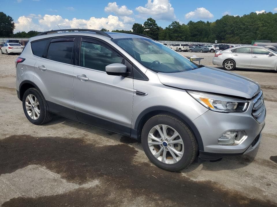 2018 FORD ESCAPE SE 4