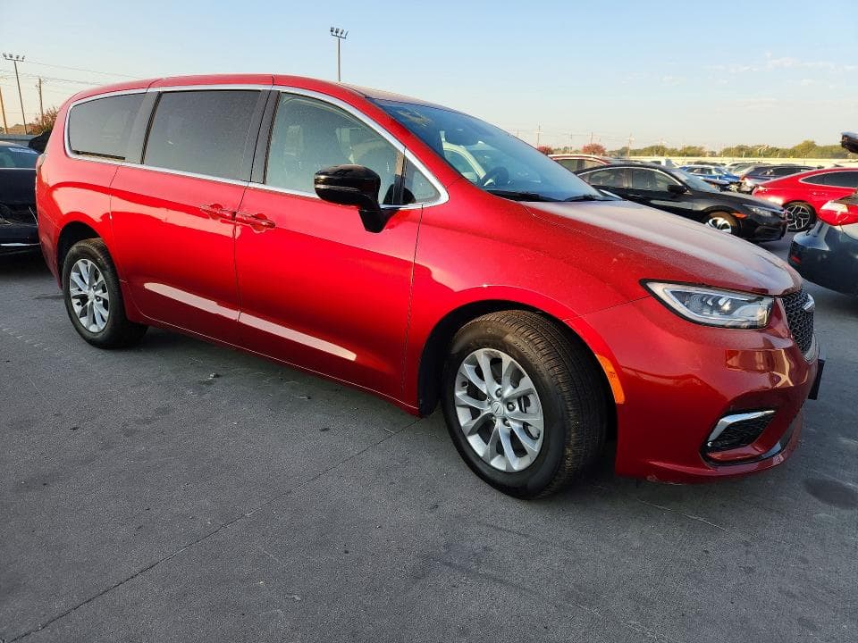 2026 CHRYSLER PACIFICA LIMITED 4