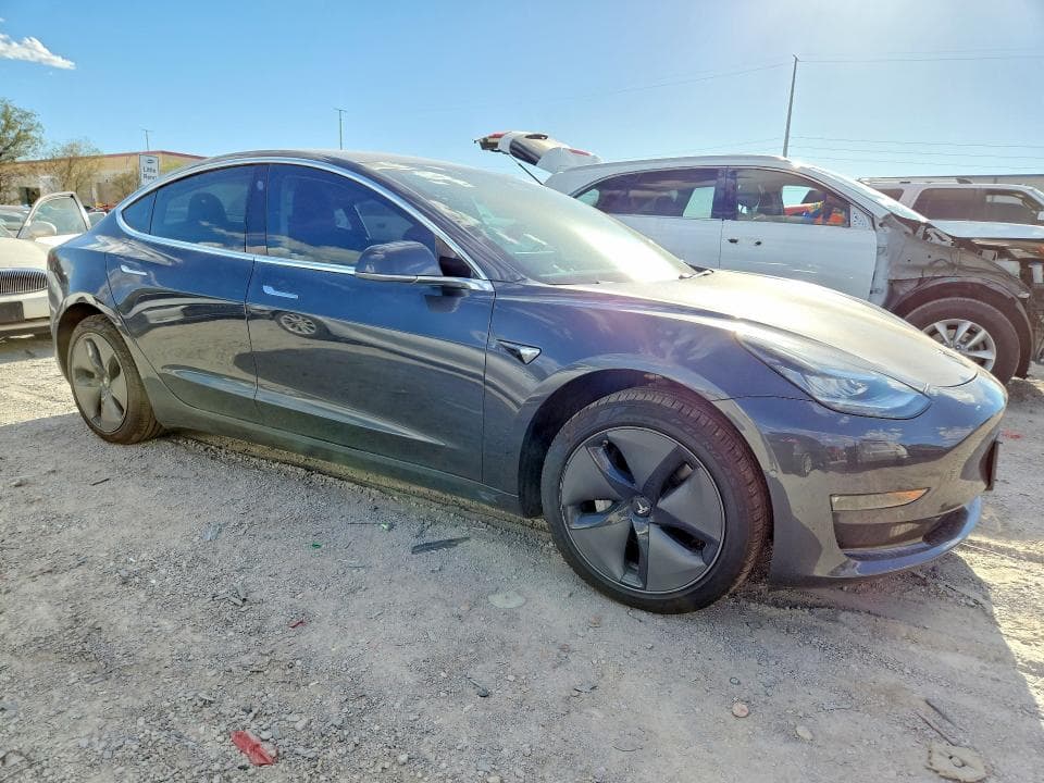 2018 TESLA MODEL 3 4