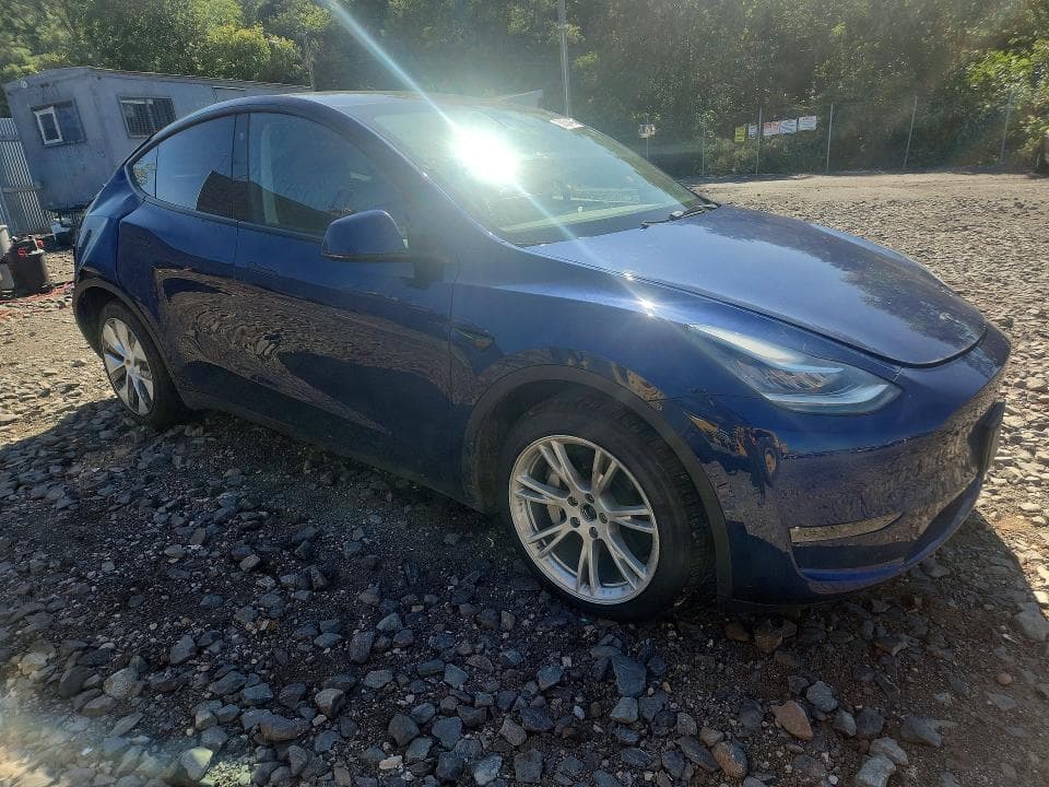 2023 TESLA MODEL Y 4