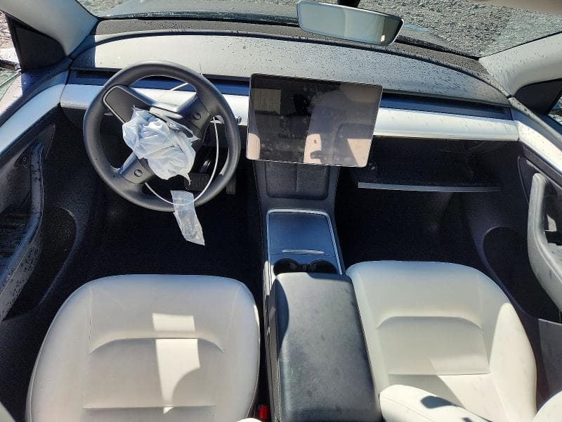 2023 TESLA MODEL Y 8
