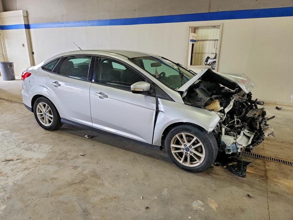 2017 FORD FOCUS SE 4