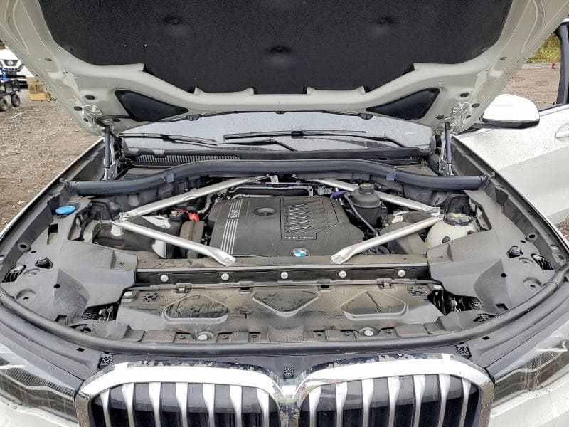2022 BMW X7 12