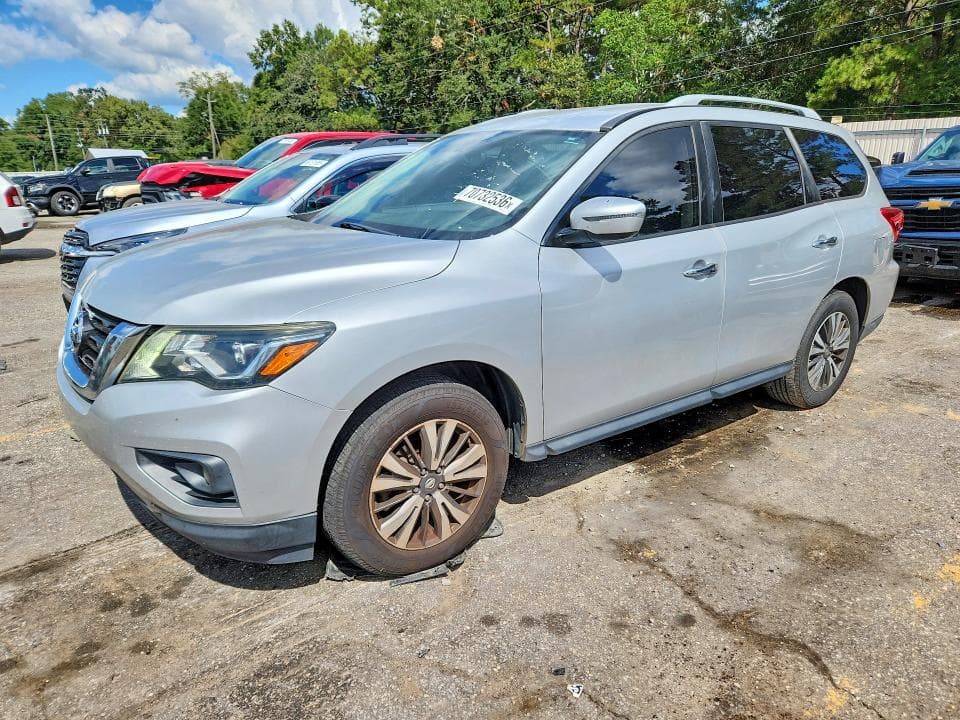 2017 NISSAN PATHFINDER SV