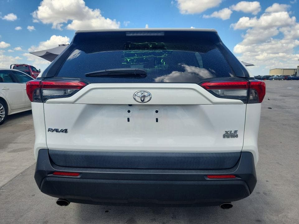 2019 TOYOTA RAV4 XLE 6