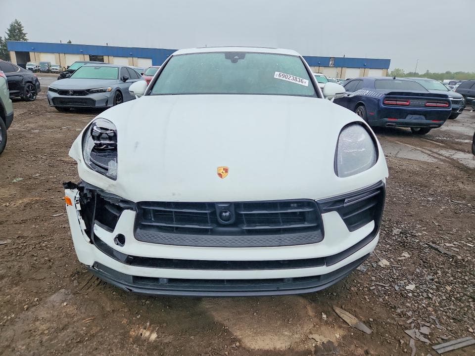 2025 PORSCHE MACAN BASE 5