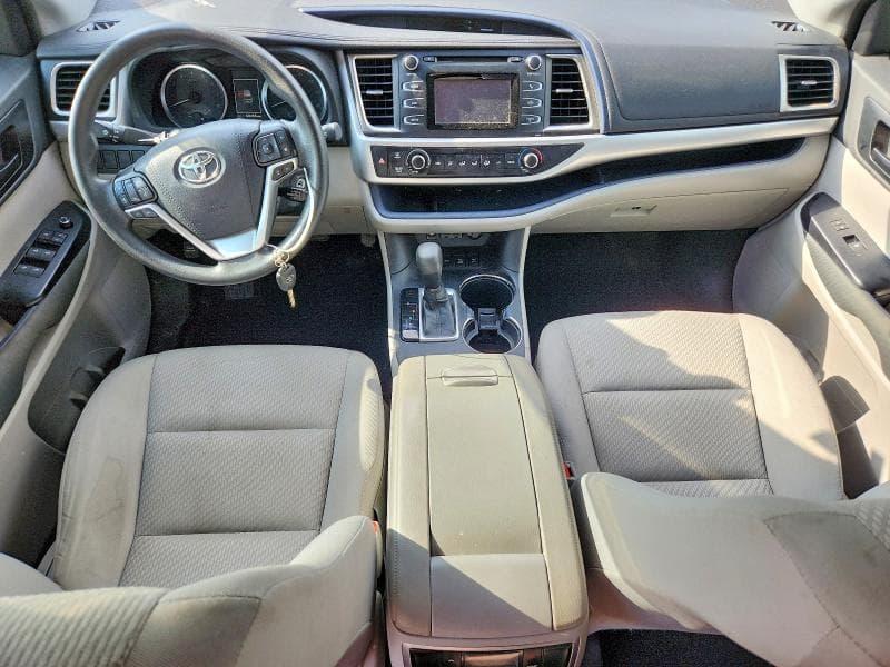 2019 TOYOTA HIGHLANDER LE 8