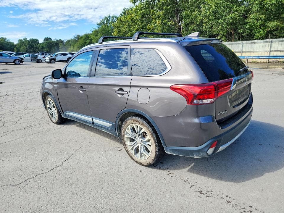 2017 MITSUBISHI OUTLANDER GT 2