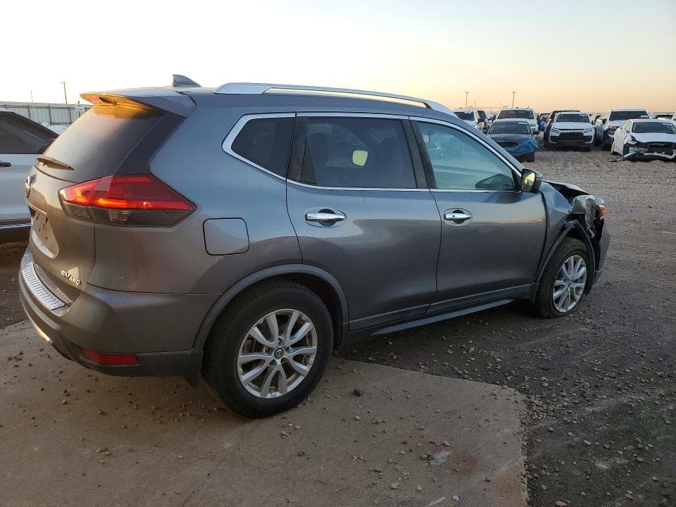 2017 NISSAN ROGUE SV 3